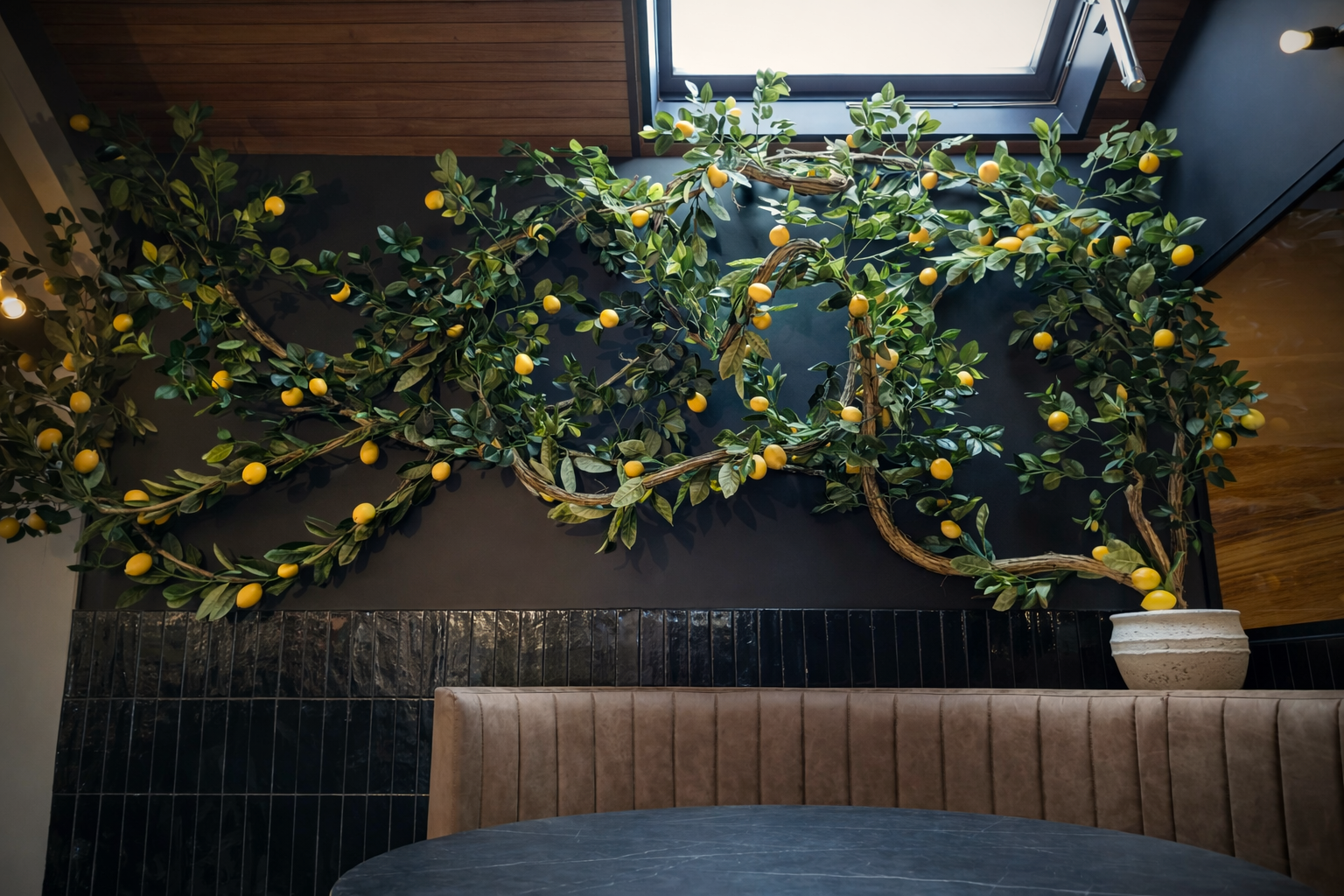 "tableau végétal stabilisé bureau moderne"
"mur végétal artificiel entreprise sans entretien"
"solutions végétales intérieur aménagement professionnel"
"plantes stabilisées décoration bureau design"
"dalles végétales modulaires espaces travail"
"cadre végétal stabilisé sur mesure"
"aménagement végétal professionnel entreprise"