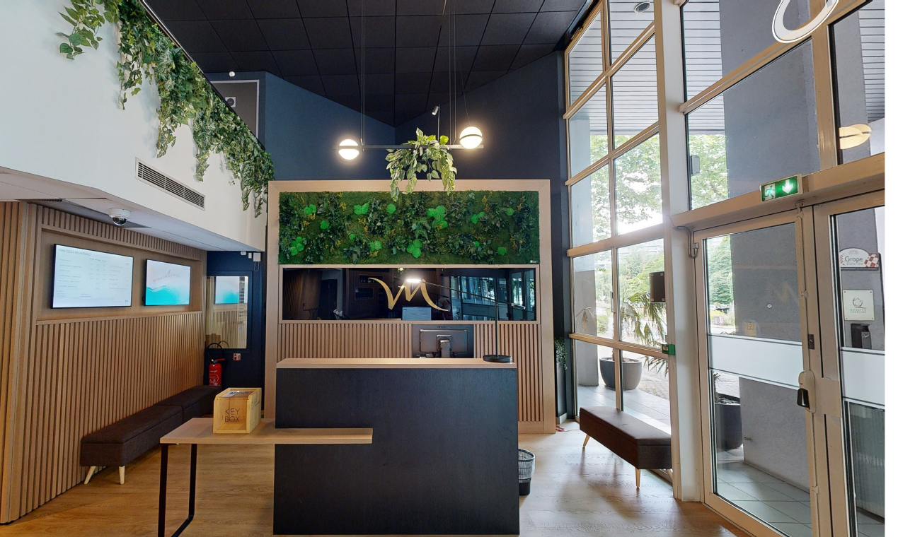 "tableau végétal stabilisé bureau moderne"
"mur végétal artificiel entreprise sans entretien"
"solutions végétales intérieur aménagement professionnel"
"plantes stabilisées décoration bureau design"
"dalles végétales modulaires espaces travail"
"cadre végétal stabilisé sur mesure"
"aménagement végétal professionnel entreprise"